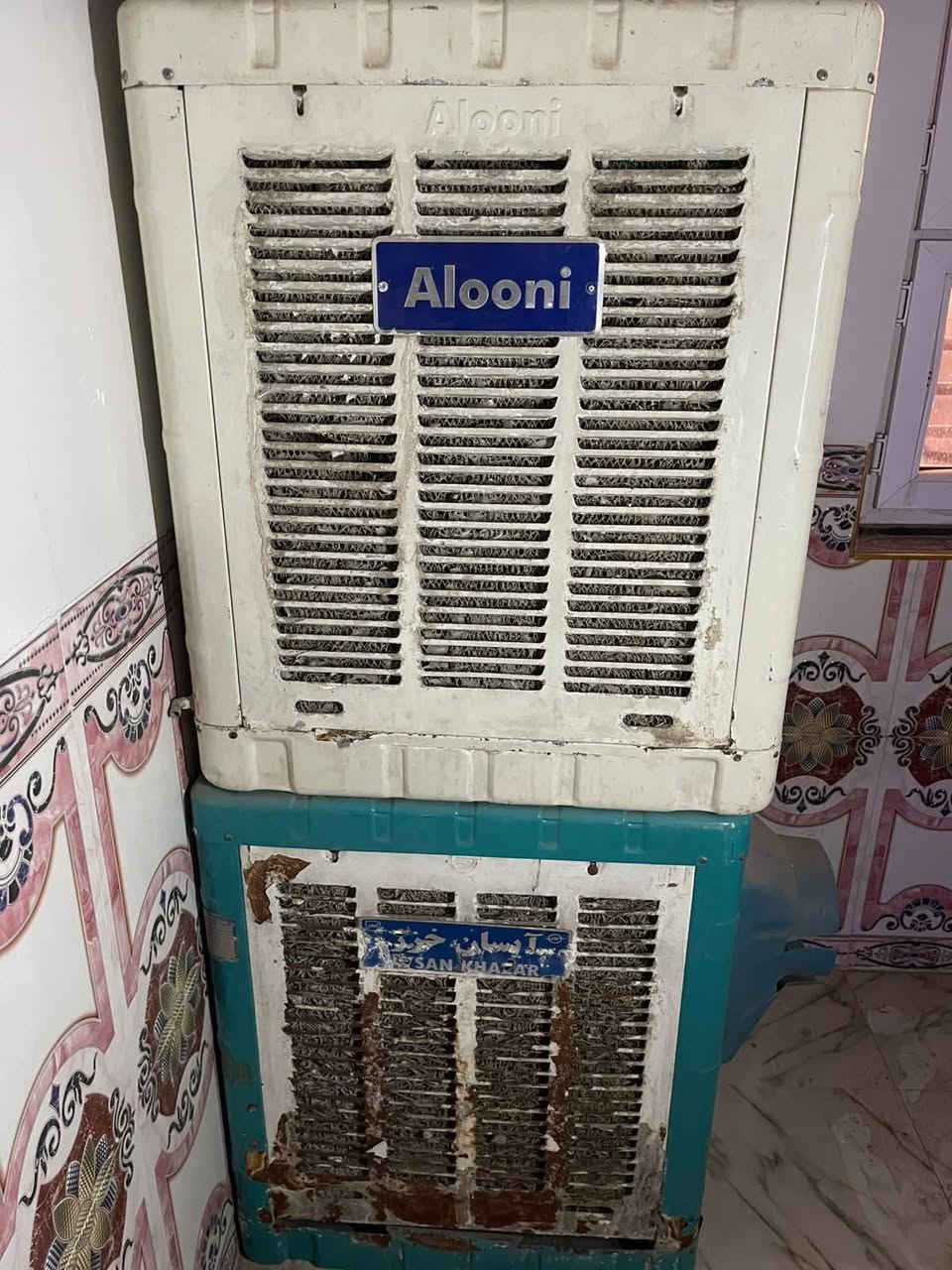 السلام عليكم مبردات اثنينهن للبيع السعر 150البيضه جديده مشتغله موسمين مكاني بغداد جسر ديالى رقمي***********
