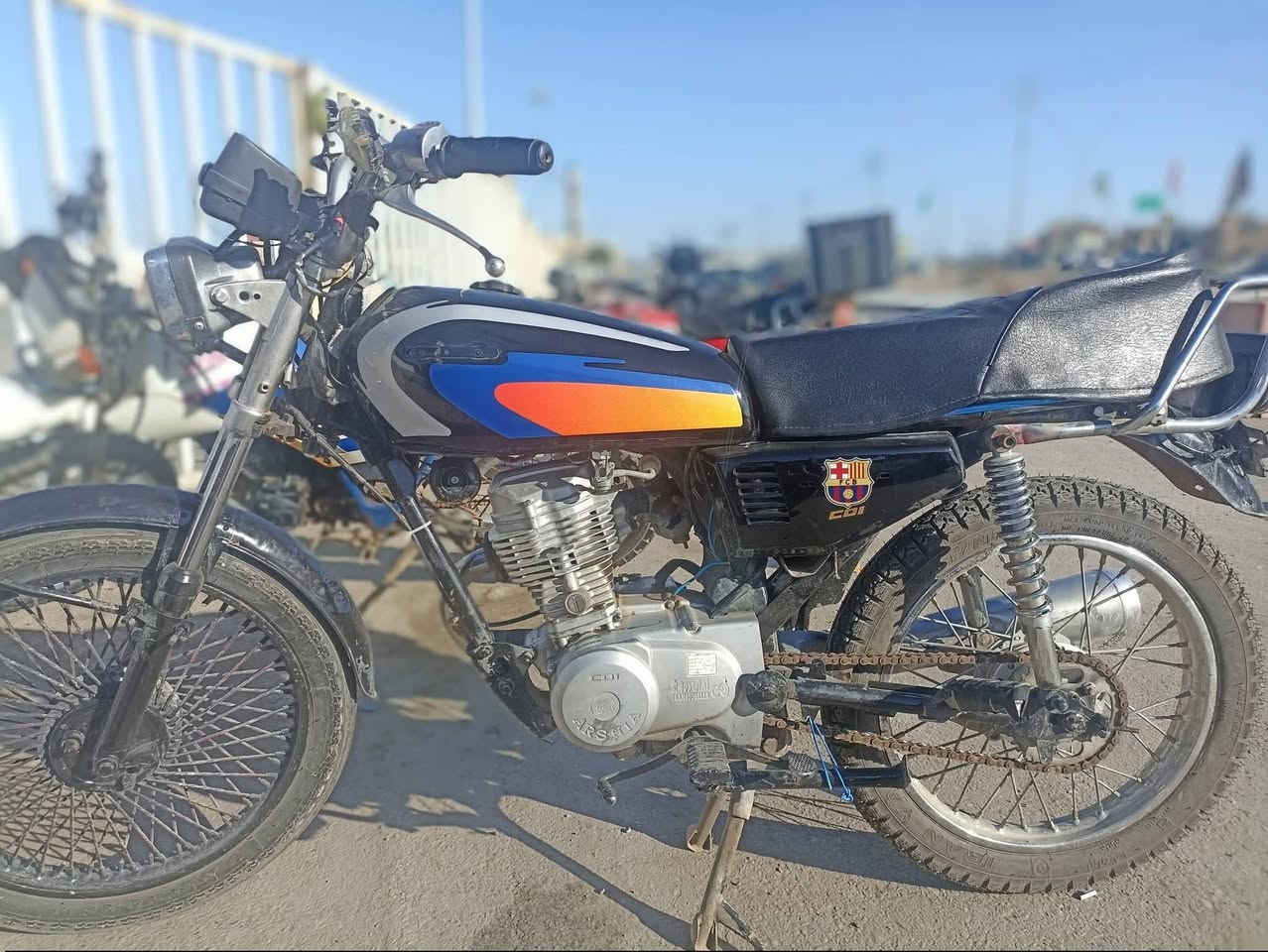 دراجه اربع كير للبيع شاصي سكنر يعني كلك مكينه ارشيا السعر 350 وبيها مجال المكان كوت رقم الهاتف ***********
