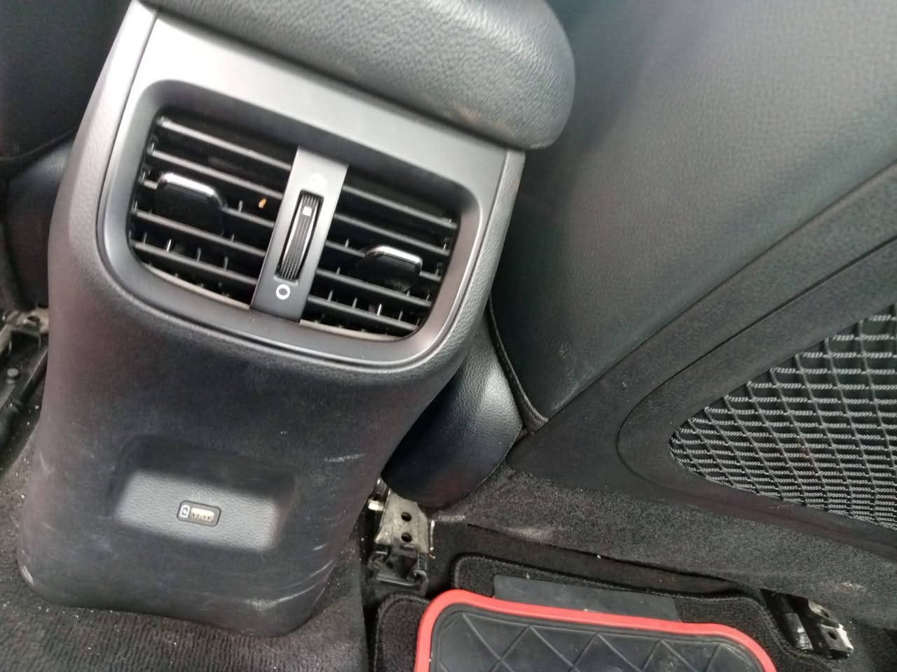 فورتي 2024  مواصفات GT فول بصمه تشغيل بصمه ابواب تحديد مسار وسياقه ذاتيه شحن لاسلكي رادار امامي رادار جانبي كشتات جلد مع تدفئه  كير عادي 7 نمر مع نظام سبورت دبل كزوز  صندوق ذكي  طخم تايرات جديد مثبت سرعة مكينه 16 تيربو ماشيه 17 الف سياره كلين بدون اي صبغ أو ضرر مكينه وكير شرط سيارة جديدة مكفولة كفالة عامه السياره بأسمي شرط التحويل  السعر 149$$وبيها مجال اتصل ***********
