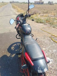 أسلام عليكم بولسر موديل 21 كامله مابيه أي نقص بيع أو مراوس رقمي 078417...