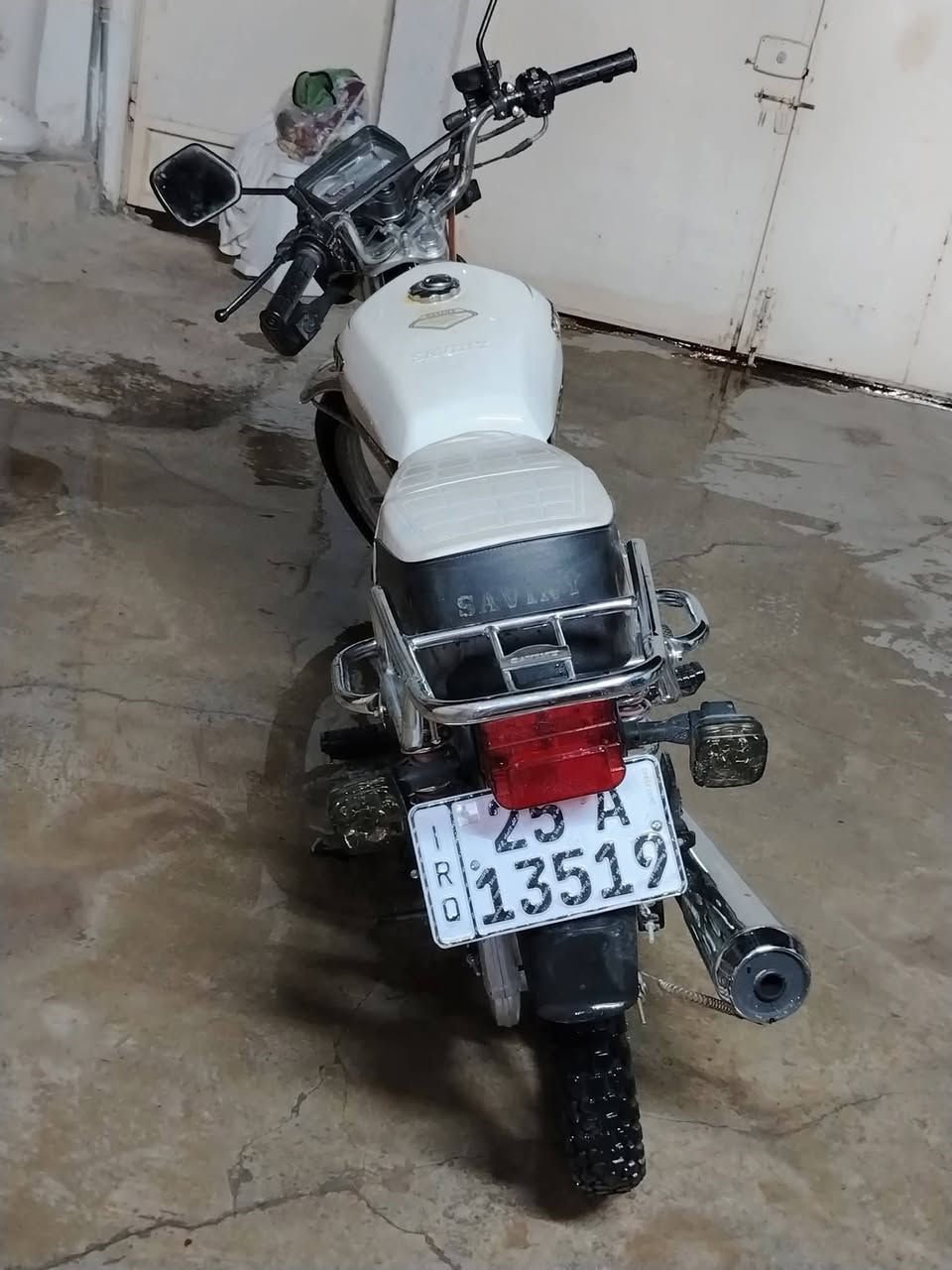 السلام عليكم دراجه 5 كير نضيفة كلش من كل النواحي مكينه ما مفتوح شرط الكير والمكينه موديل 2023 سنويه ب اسمي لحد 2030 تحَويل ثاني يوم هزه جديد رقم انكليزي السعر مليون و350 وبي مجال قليل حك جيه الرقم *********** واتساب او اتصال
