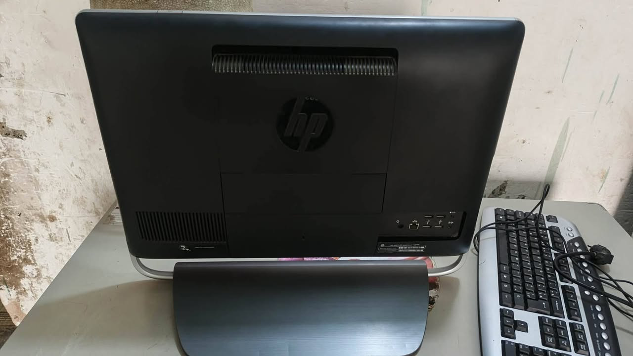 السلام عليكم حاسبه اج بي للبيع كيس داخل الشاشه لمس ذاكره ٥٠٠  مكان بغداد المعامل الحسينيه  ***********
