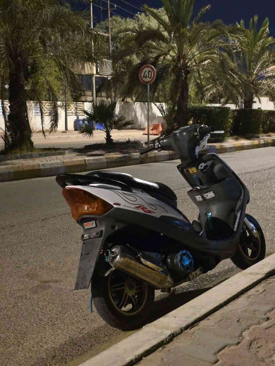 سلام عليكم ماكس للبيع دراجه حلوه وجاهزه بيها تزويد وياله نجمه دبلات امامي خلفي اصلي وبيها بعد غراض مثل ما موضح بل صور تايرات جدد عدك كفرات تجاري مرتبات مكينه،55 شاصيها مصبوغ وردي سوادات ملح  سعرها 825 وبيها مجال بسيط حك الجيه ***********
