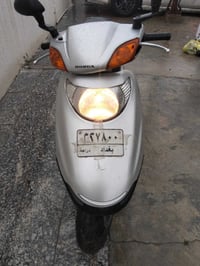 دراجة لبيع مرقمه بعدها جديده مطلعها من رمبه صارلها شهر لبيع رقمي ٠٧٧٣٦...