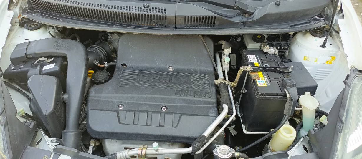 جيلي موديل 2014بدون صبغ ولا ضربه محرك وكير مكفول سنويه جديد بيها بطاقه بنزين سياره مال بيت كلش نضيفه  مابيها اي نقص كلها شغال تبريد تتفئه//////عنوان كركوك ///السعر 63وبيها مجال للطيبين ///***********
