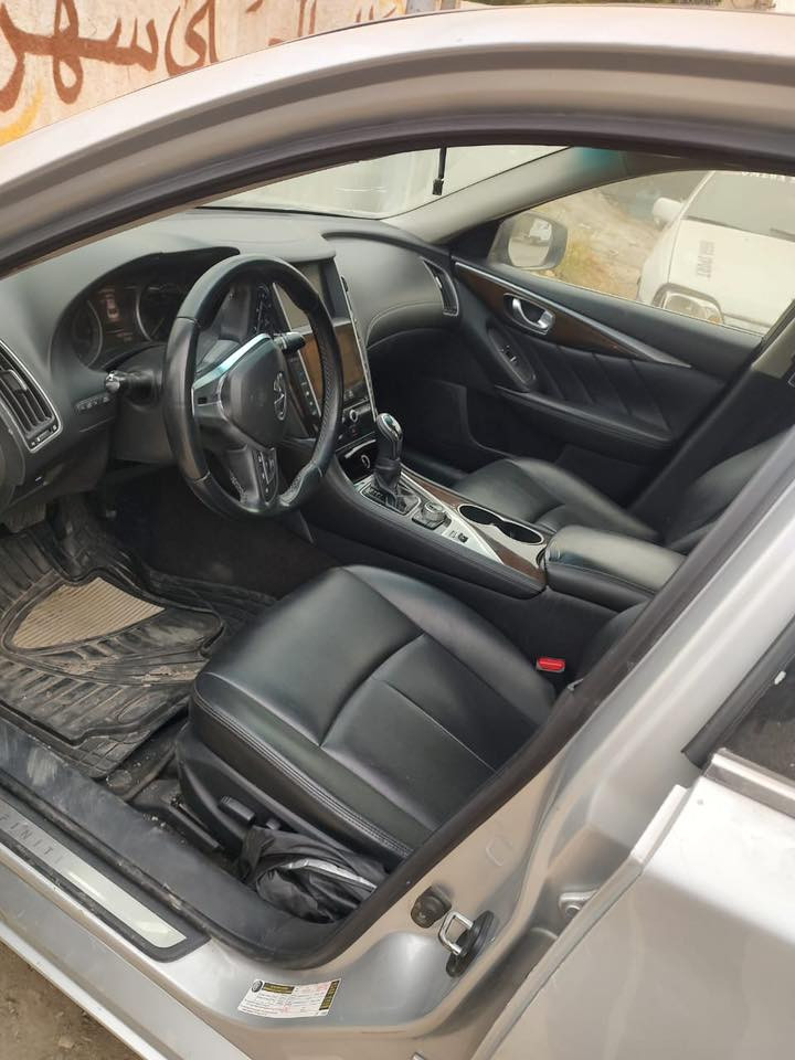 سلام عليكم انفنتيQ50موديل2018 امريكي حادث جاملغ امامي وباب سايق والباب الخلفي والجاملغ الخلفي توحيد لون بدون لغود بدون شواصي ايرباك برده فقط وهنا بلعراق انطخت بخشم الجاملغ يحتاجلها فقط دعاميه فارغه وكل غراضها موجوده كير مكفول محرك 3000 تون تيربو محرك لاطش يرادلها محرك رقم بغداد الدولي الجديد السعر 105 وبيها مجال للاستفسار ***********
