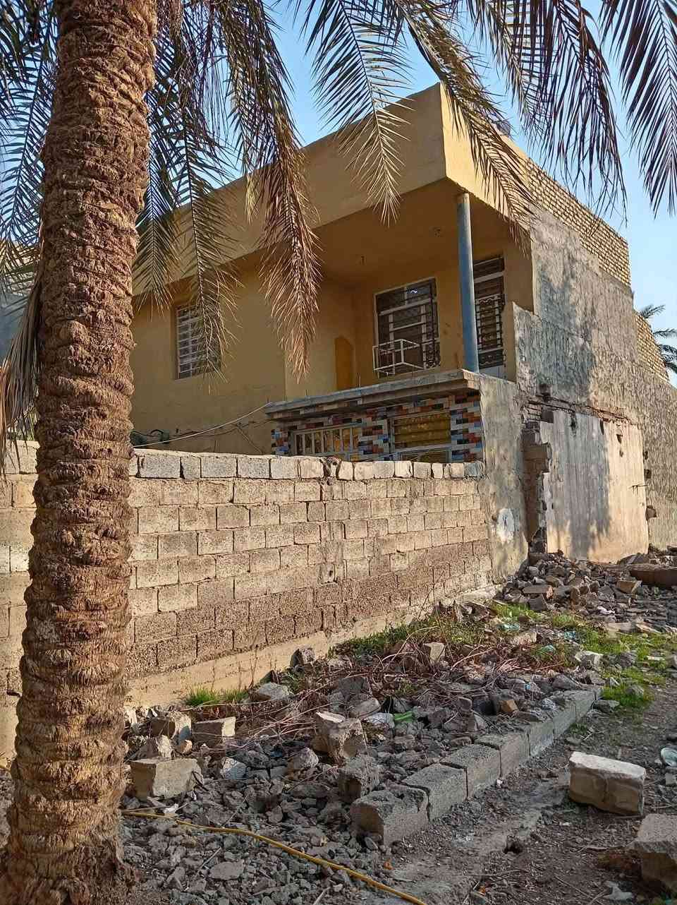 السلام عليكم(اعاده نشر)
قطعه ارض للبيع المساحه 500 الواجهيه 10 النزال 50 الموقع الشهداء قرب جامع عمر بن عبد العزيز مبنيه منها 230 متر بيت قاطين زراعي سند 25 
السعر 98 بي مجال شي بسيط وذا مراوس اريد فرق 
للاتصال:*********** اثير
*********** كورك
