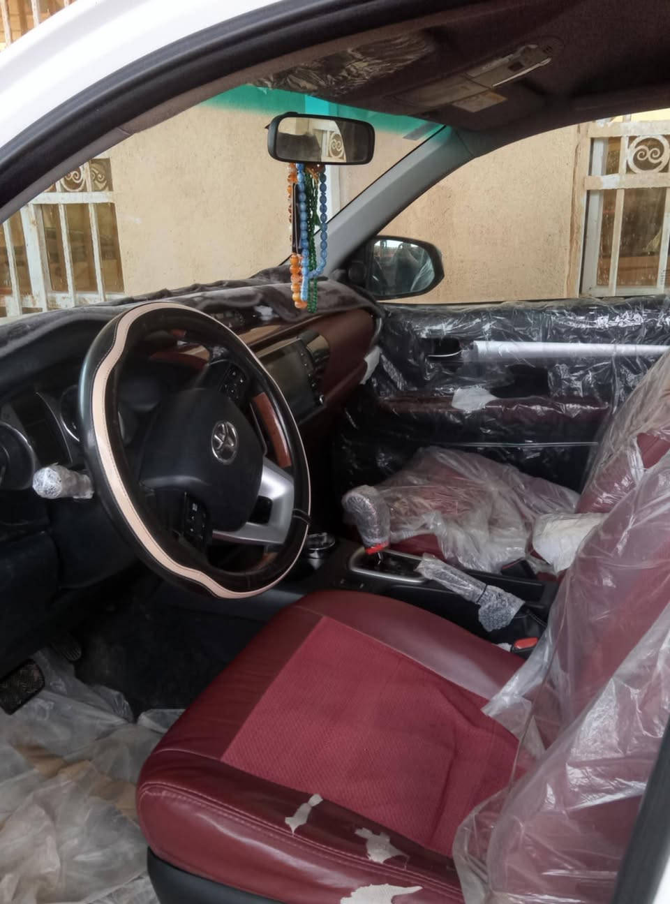 سلام عليكم تيوتا هايلوكس للبيع مكفوله كفاله عامه ماشيه 40 الف كويتي باب اول موديل 23  رقم بابل سياره جديده بمعنى الكلمه الرقم ***********
