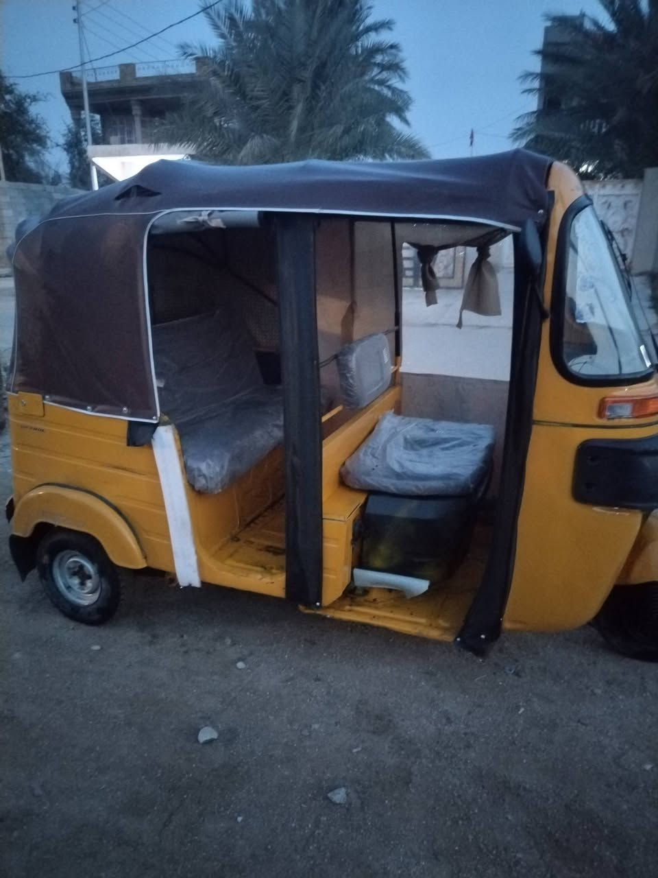 السلام عليكم
تكتك.للبيع ١٨ اوراق. معمره دواسات ولغد

محرك ٢٠ اخرس. تكتك حلو مناقصهه اي شي

سعر ٤ ونص.   موقع// ديالئ بلدروز //

للتصال ***********
