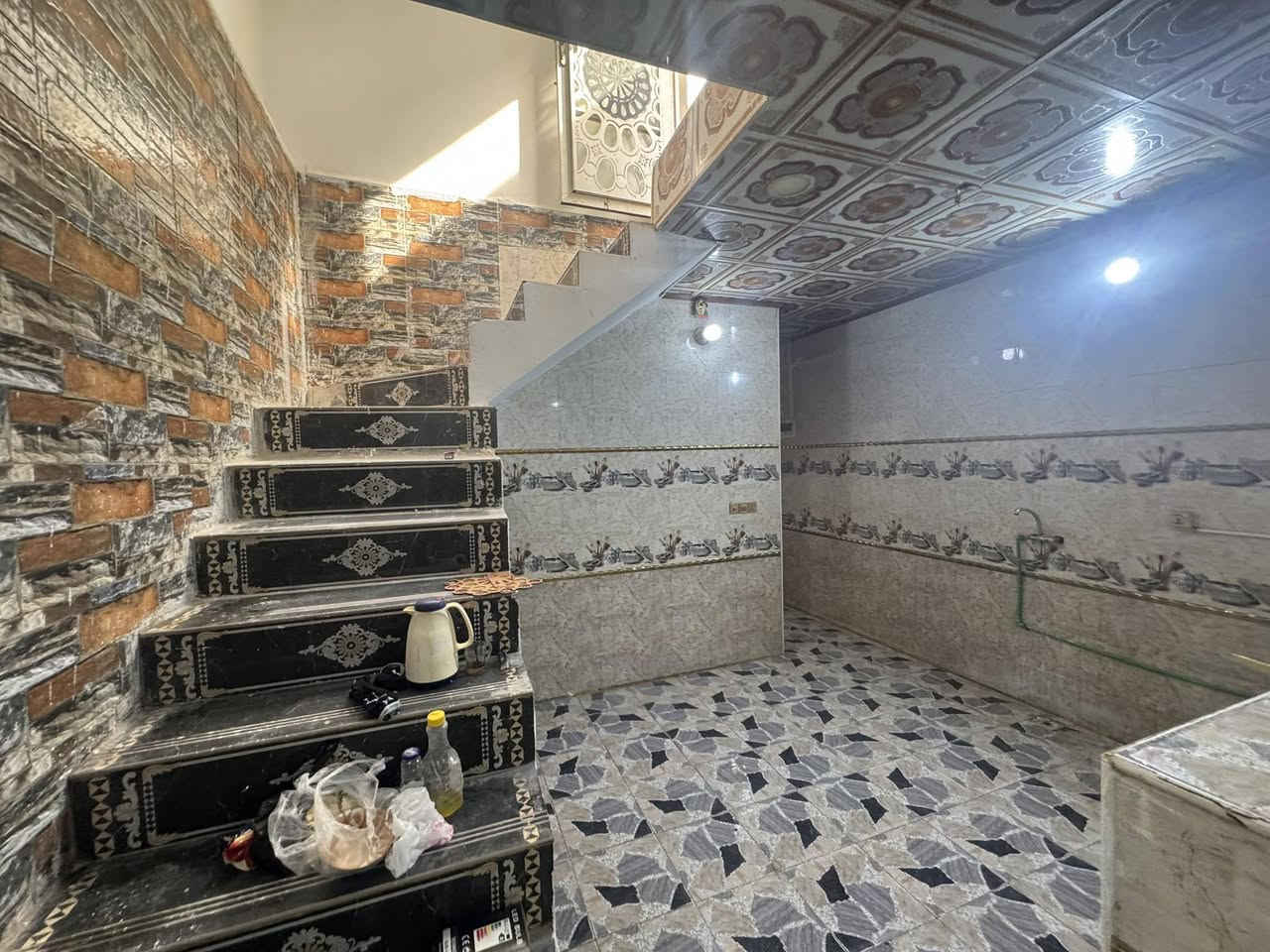 بيت ايجار  ١٠٠ متر   إيجاره 325 كل شهر بشهره النجف حي النداء قريب عله شارع المجمعات المنطقه 48 غرفه وصاله ومطبخ وبراني وصحيات داخل وخارج وغرفه
‭***********
