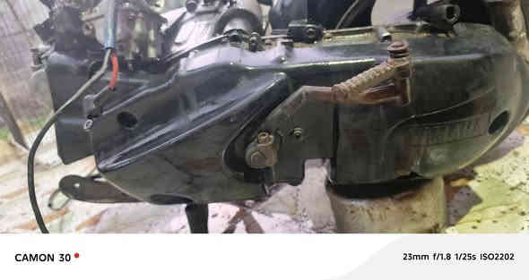 سلام عليكم شباب شباب مكينة دراجة فراشة لبيع هية ولكابريتر واير سكليتر واير بريك وياهة تايرها الكدام وياهة عقل مالتها سعرها 110الف شباب المكينة ابيعة كومة حديد لين چانت بدراجة فراشة ولدراجة فراشة صار بيهة حادث وتفلشت وبقت المكينة مالتها ابيع كومة حديد لين ما ادري بيهة تشتقل لو لا لين صالهة فترة متروكة  ولمكينة بدون كزوز 
رقمي واساب ***********
مكاني بصرة كرمة علي
