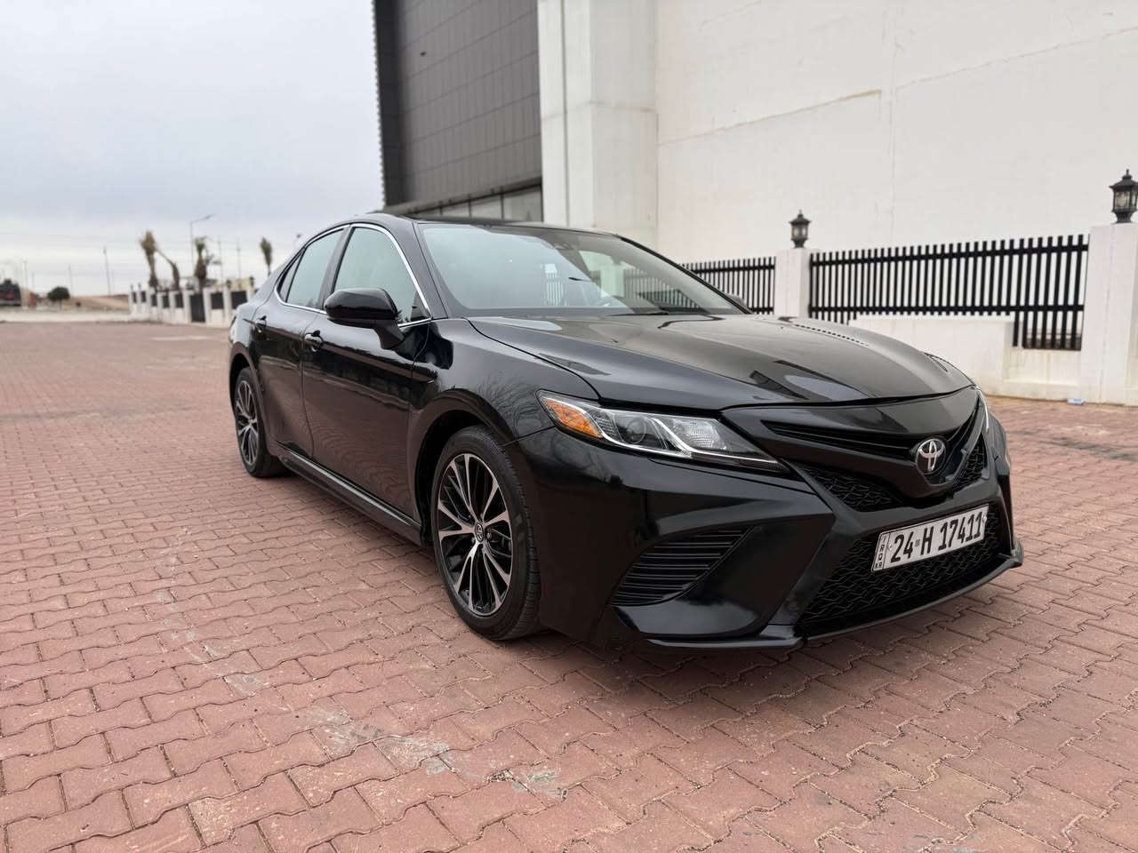 كامري موديل 2019 موصفات SE 
ضرر 6 قطع صبغ بابان و جمالغ صفحت سايق و صفحت نفر كذلك بدون اي دوخل بجم كبس اربك بس تكمات صفحت سايق ماشي 120 رقم و سنويا جديد سعره 154$ مجال مكان سياره عقر رقم تلفون كورك و وتساب *********** دهوك, العراق
