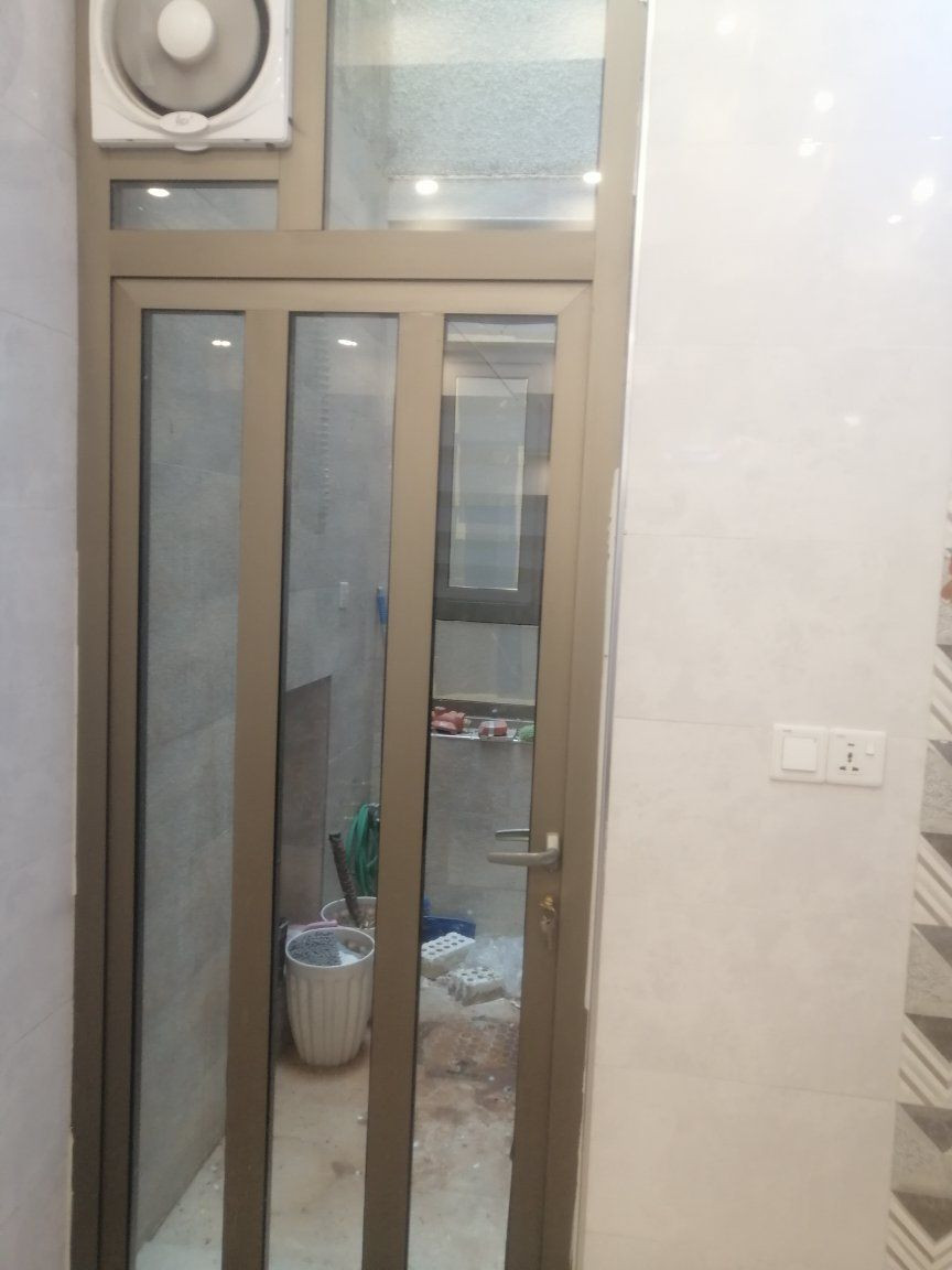 ايجارات سيديه 1. بيت ١٠٠ متر زيرو. ثلاثه نوم واستقبال وهول مطبخ وصحيات مدخلين مربع تبوك. 2 بيت ٦٠ متر ثلاثه نوم واستقبال ومطبخ وصحيات وتشجير كراج أو حديقه. 3. ٦٠ متر غرفتين وصاله ومطبخ وصحيات وحده اسويت. 4.شقه طابق اول غرفتين وصالة ومطبخ وصحيات 5شقه ارضيه ثلاثه نوم واستقبال وهول مطبخ وصحيات وكراج وحديقه 6.مشتمل ركن جديد ثلاثه نوم واستقبال وهول مطبخ وصحيات وحمامات عدد ثلاثه. 7.بيت موثث ثلاثه نوم واستقبال وهول مطبخ وصحيات. 8.يوجد عروض اخرئ مناسبه للاستفسار التواصل  ***********
