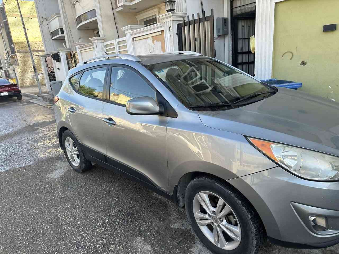 السلام عليكم للبيع  بيع مستعجل توسان موديل 2011 مكينه 2400 دوش كير مكينه تبريد حداديه تيارات بطاريه كله تمام اي نقص مابيها  قم بغداد باسمي شخصيا  شواصي كفاله لغد ايسر بي تعمير السياره ليبل واحد عده الجاملغ  اللايسر 
قماره تكم مكفول بيها قطع صبغ بسب جراد ابيع احزام. سياره صار سنتين عندي بس محتاج فلوس حاليا السعر 107بيها مجال قليل جدااا عنوان بغداد الكراده  ***********وتساب
