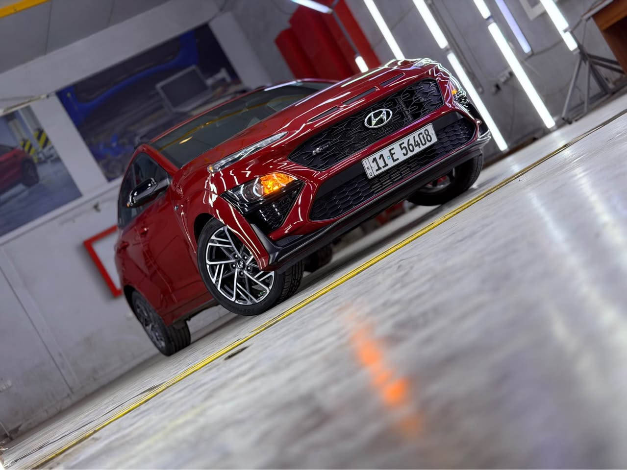 ***********
السلام عليكم  بيع او مراوس 
 هونداي كونا Nline احمر موديل 2022 رقم بغداد باسمي
هزه جديده رقم جديد تحويل ثاني يوم
السيارة ضرره فقط  👇🏻👇🏻👇🏻👇🏻👇🏻
((((( طخة بل بنيد + شبرين تعديل بارد جاملغ بدون ايرباك ضرر بسيط  صور الحادث موجودة
✅((((((( مكفولة من الايرباك كفالة عامة ))))))✅
ماشيه 22 الف ميل
المواصفات 
بصمة ابواب + تشغيل 
شاشة دجتال عداد الكتروني
شاشة حجم كبير + نضام car play + خزن 500G
كاميرا خلفية دوارة
ويل حجم 18
كشنات مختم N
تحكم ستيرن 
نضام مانع الانحدار 
هيترات بل كشنات
هيتر دركة 
شاحنه طوارئ لاسلكي
رادارات جانبية 
شاشة عرض الاعطال
٣ انضمة قيادة ايكو سبورت وعادي
تبريد شركة طسة مال شركة سياره جديدة جدا 
وعلى ايدي اني المستورد السياره مكفوله من النقص 
 سيرفس كامل دهن فلاتر موتل بانزين فول بولش عام نانو سيراميك 
اذا بيها نقص الف دينار ادفعة الف دولار 
محرك 1600 توربو طياره
السيارة جديدة اي نقص مابيه من الداخل والخارج  
اي استفسار هذا رقمي *********** بغداد, العراق
