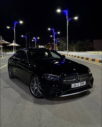 Mercedes Benz E350 AMG 2021 فول موصفات لون اسود 🖤 1. بانوراما  2. استي...