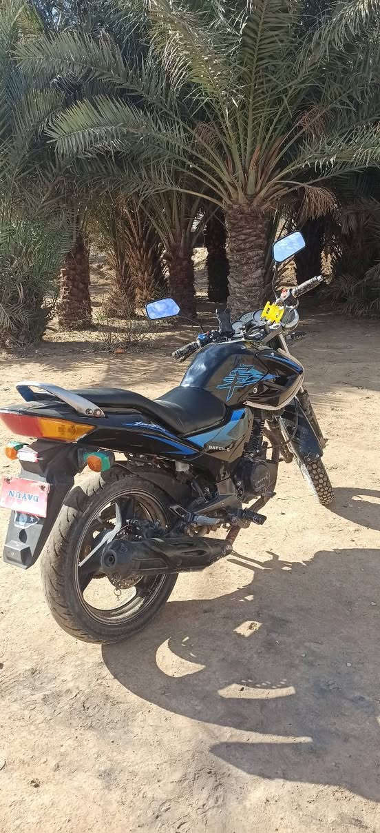 سلام عليكم دراجه بوندا للبيع اوراق اصوليه دراجه نضيفه كلش ماعد الخزان الوقود بيه ضرر قليل موديل 15 السعر 800 وبيها مجال 
التفاصيل ولاستفسار. *********** 
والخاص.
