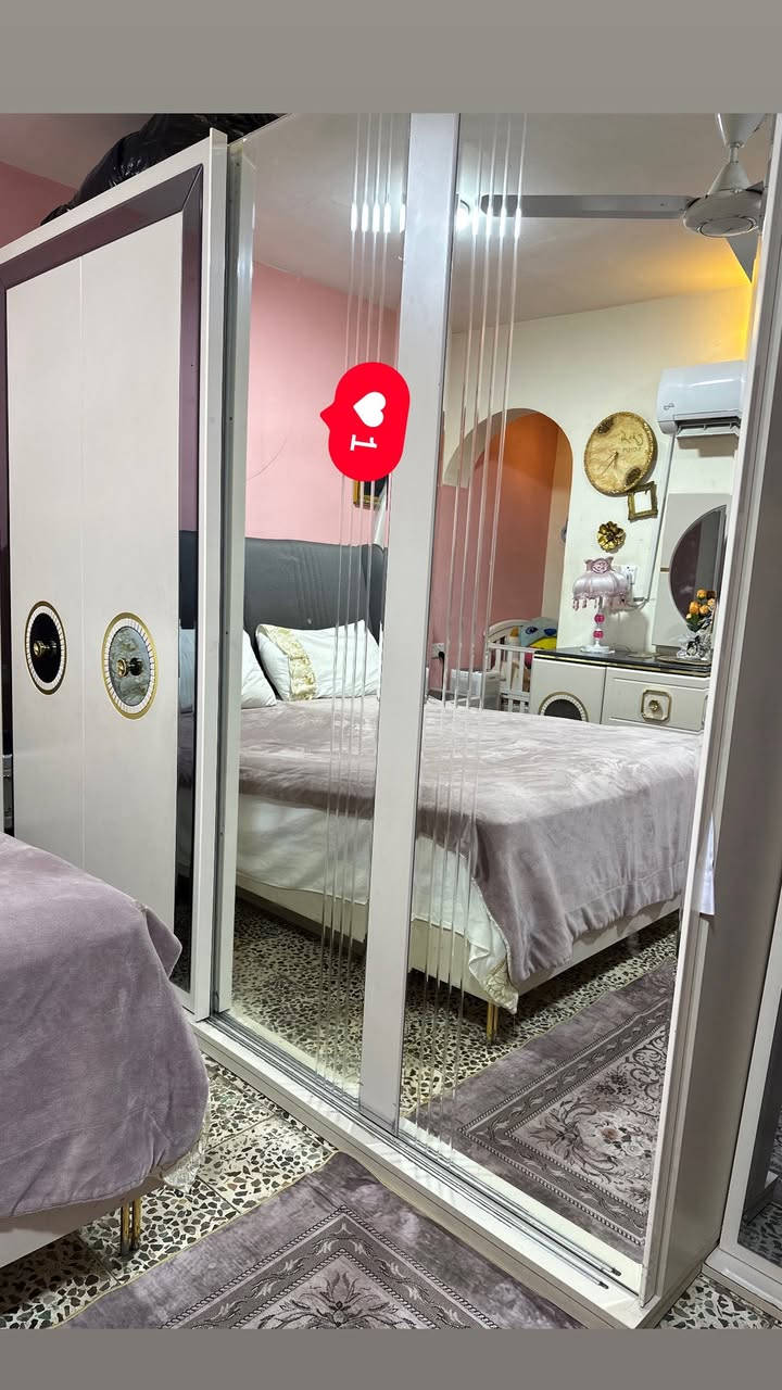 السلام عليكم..
غرفةًنوم نظيفة وجديدة 
نهايتها مليون


**إذا كنت صاحب هذا الإعلان وتريد حذفه لأي سبب، رجاءا أرسل رسالة إلى الدعم الفني**