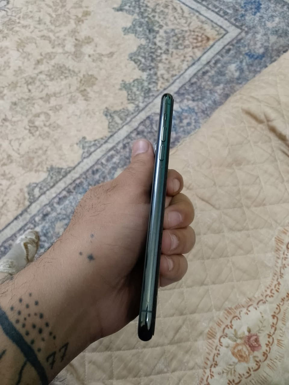 ١١ برو ماكس زيتوني
الذاكره ٢٥٦
بطاريه ٧٢ 
الجهاز ما مفتوح ولا مبدل بي شي 
٣٧٥ وبي مجال بسيط 
مكاني بغداد الكاظميه 
***********
متواجد خاص وواتساب
