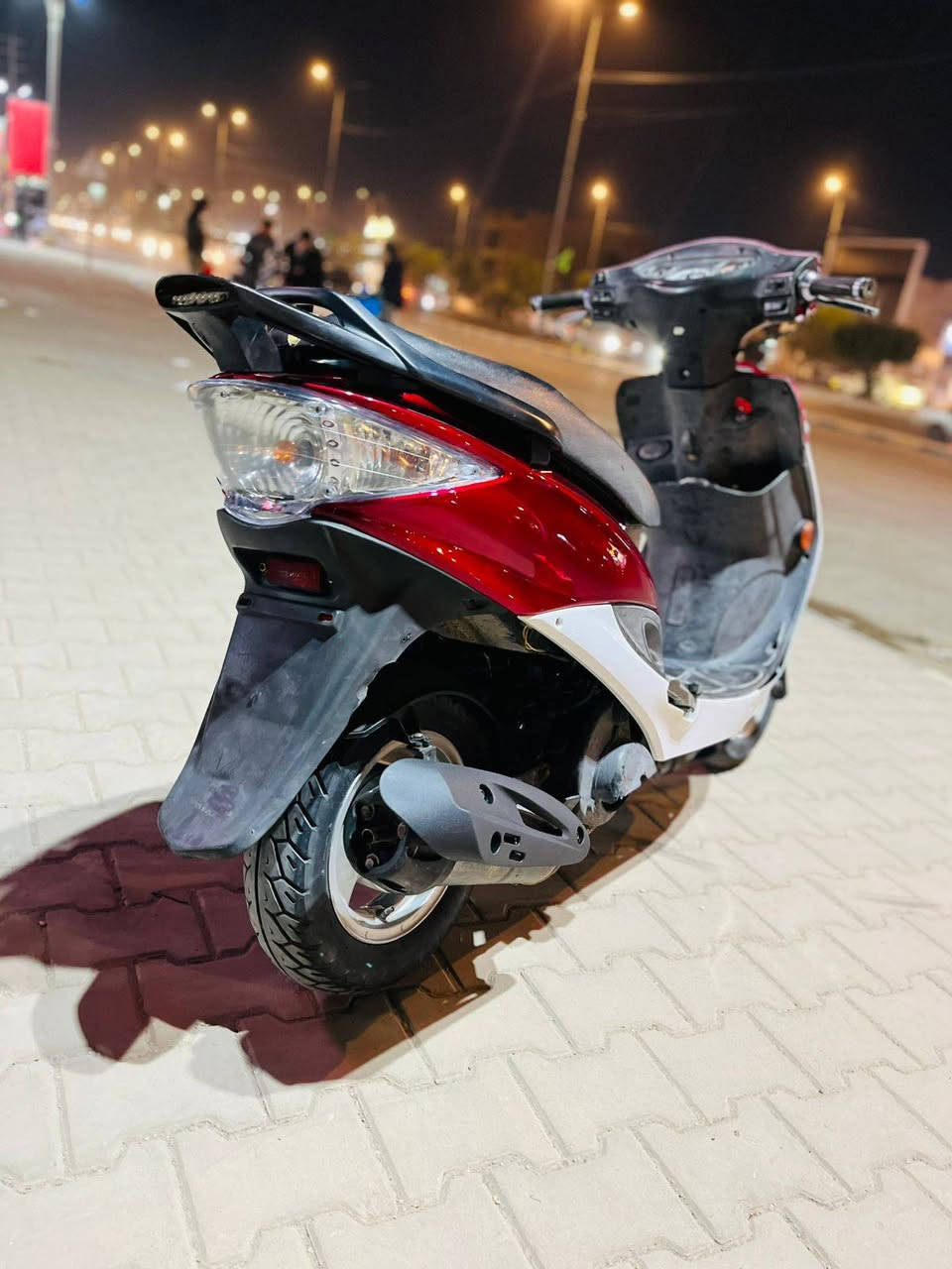 السلام عليكم 
كامكو J4 للبيع كامله مكمله نكره سلف بأي وقت شلعه ومعدل تخبل كهربائيات كامله من كلشي دراجه نضافه 100/100 محرك لا تنقيص ولا تبخير فووول مفتوحه الدراجه السعر 400 وبيه مجال مكان نجف حي ميسان *********** او متواجد خاص
