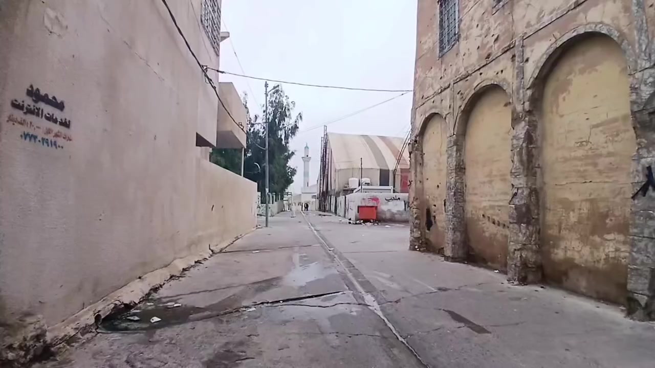 الـسلام عليكم هيكل للبيع في منطقة القديمة الطوالب  قرب جسر الخامس مدرسةالوليد الدار قريب على الشارع بناء الدار 2026 مساحة 136 متر واجهة 10 بسم شخص واحد الدار يتكون من تواليت خارجية واستقبال ومطبخ حمام وغرفتين كبيرة وبيتونة لمعرفة السعر الاتصال على الرقم  الاتالي
***********.
