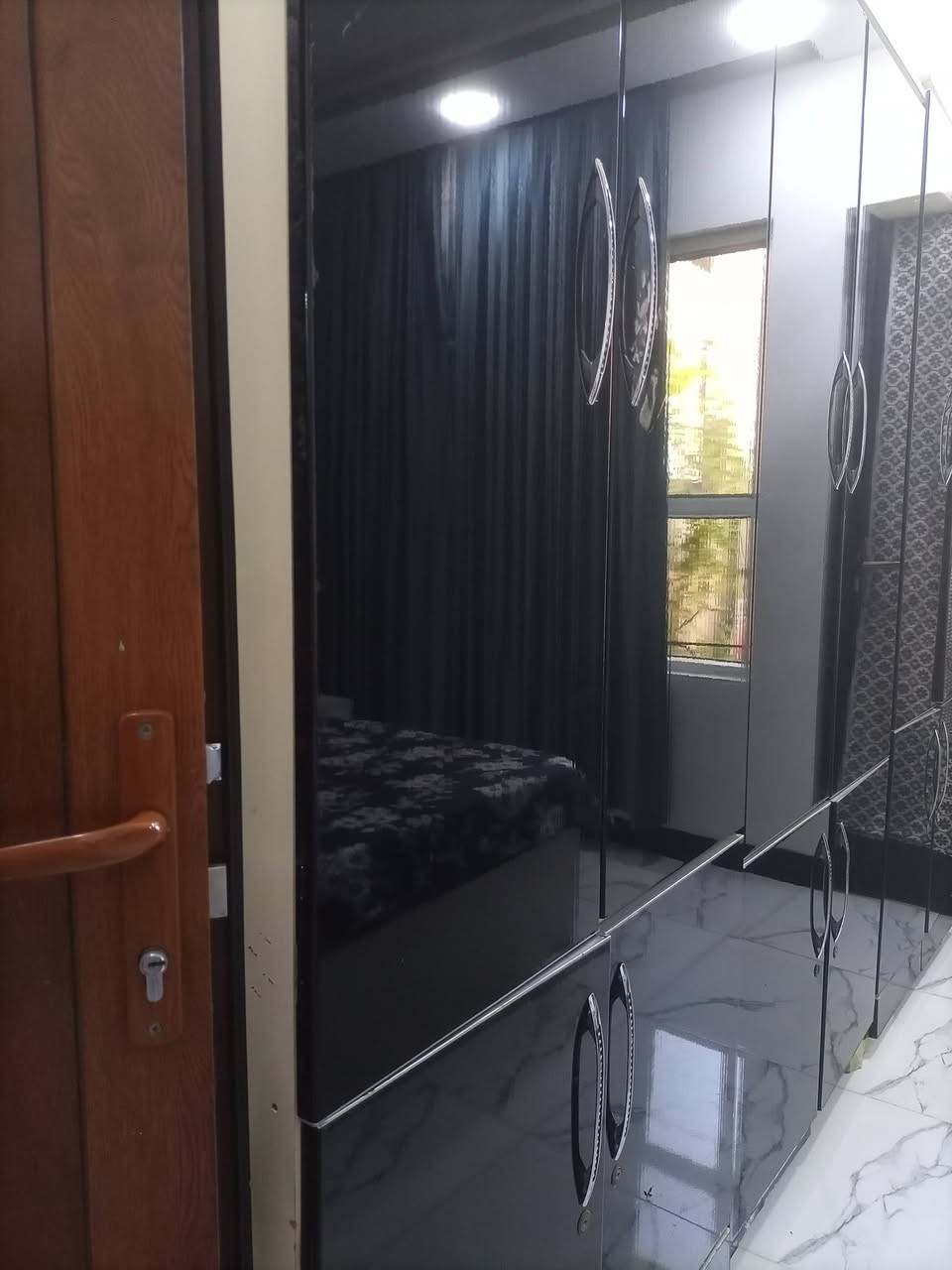 غرفة نوم حديثة للبيع 
قنصورها 6 ابواب طابقين 
السعر 250 الف


**إذا كنت صاحب هذا الإعلان وتريد حذفه لأي سبب، رجاءا أرسل رسالة إلى الدعم الفني**