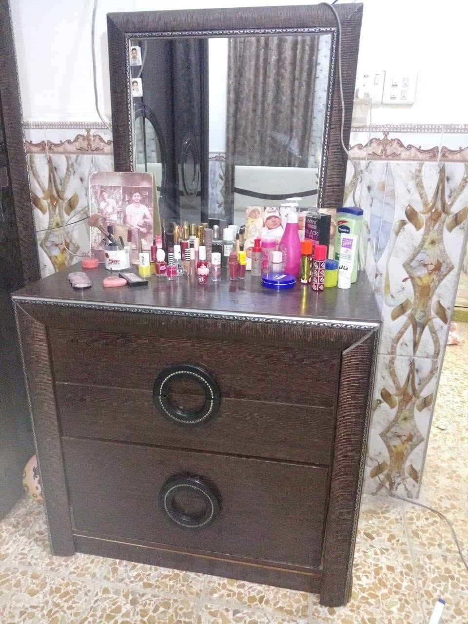 غرفة نوم تركي للبيع 5قطع  نظيفه اخت الجديد السعر 400


**إذا كنت صاحب هذا الإعلان وتريد حذفه لأي سبب، رجاءا أرسل رسالة إلى الدعم الفني**