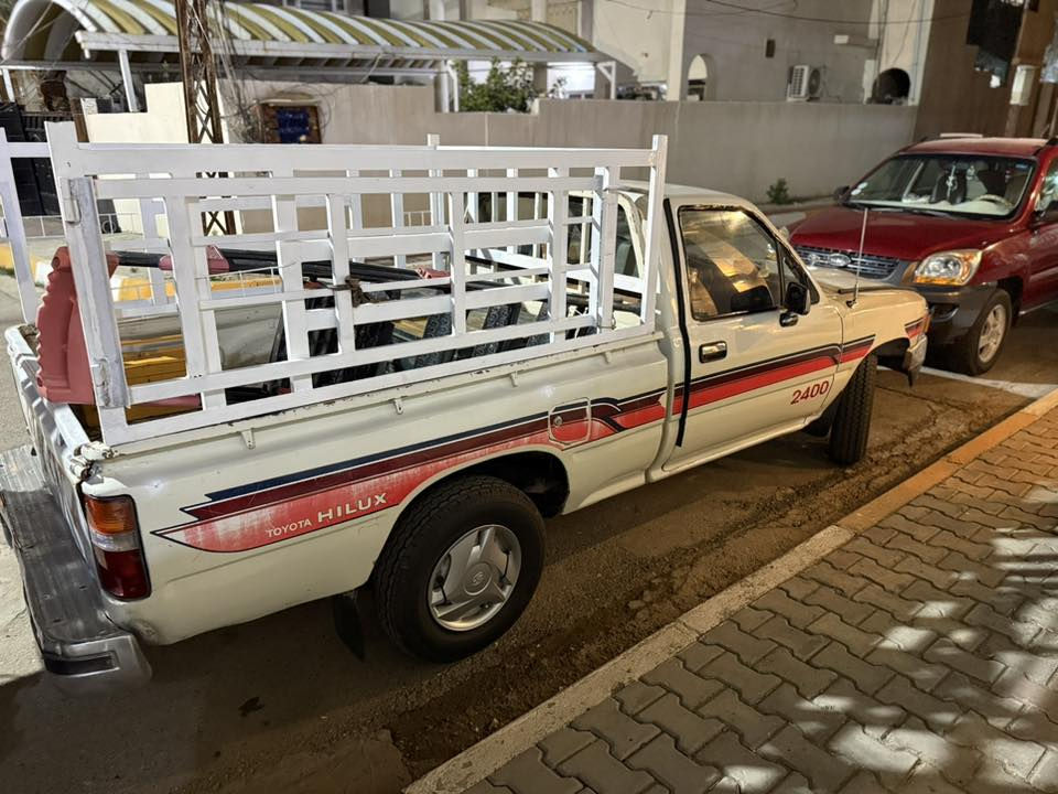 سلام عليكم للبيع تيوتا موديل89 رقم صلاح الدين انكليزي سنوية لل30 تخم تاير شاصي مكفول محرك لاصرف ولاتبخير صدر جديد كهربائيات كلها شغالة محرك كروسيدا 
الرقم:***********
السعر43$وبيها مجال
