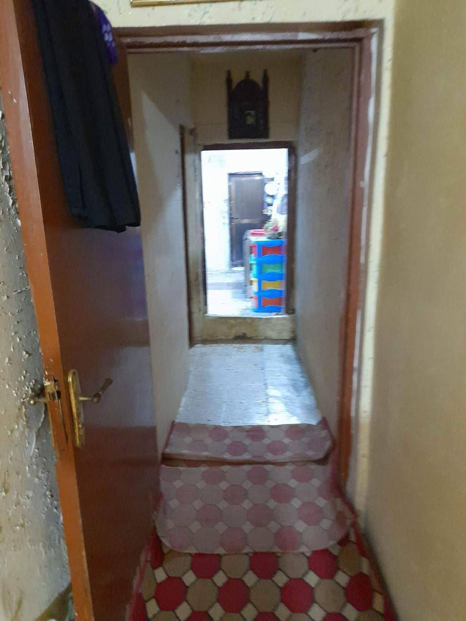 بيت للبيع بغداد بالعبيدي شارع المحافظ نفس دربونه المحافظ طابو صرف مساحته 165 متر واجهة ٦ الطابق الاول غرفة نوم ومطبخ واستقبال وممر .. الطابق الثاني غرفتين نوم ..
البيت اكو ناس تقتنع تگعد بي واكو ناس تعتبره تفليش .. البيت معروض ب 150 مليون وبي مجال .. للاستفسار الاتصال ..
***********
***********
