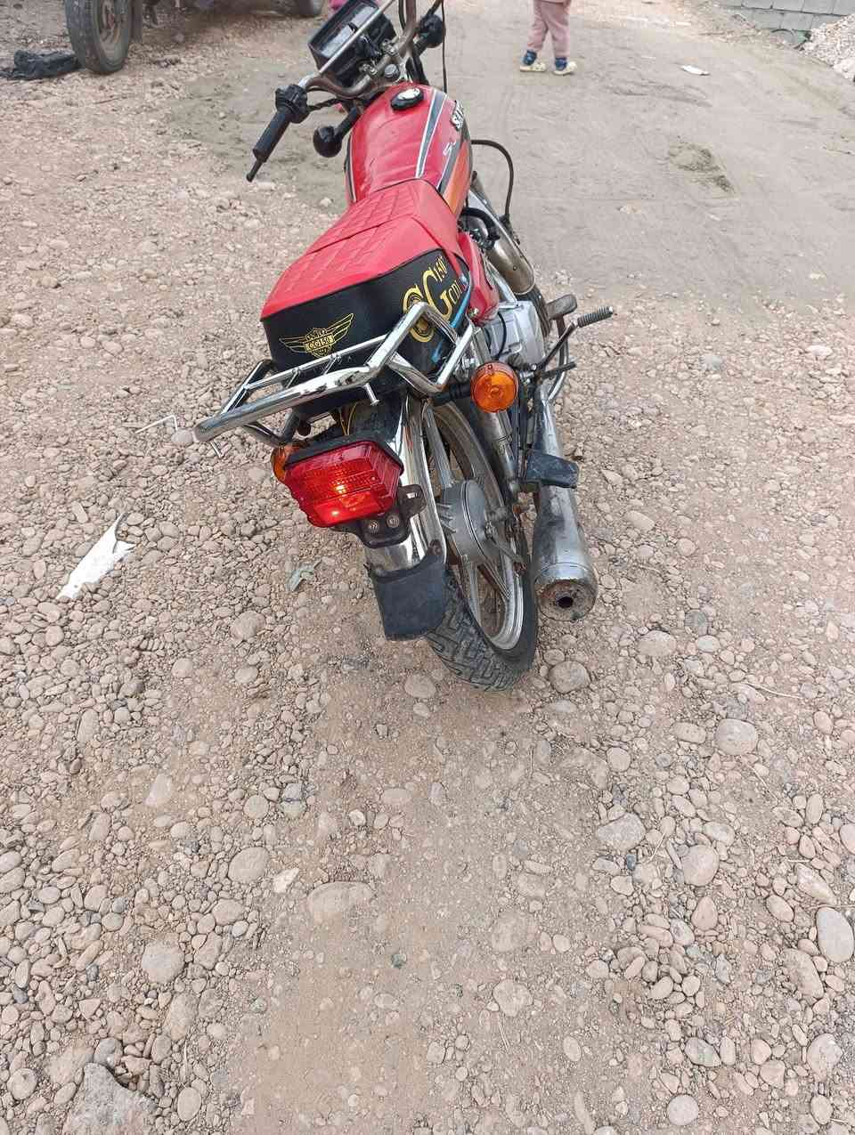 سيفان 20
كله شغال 
مكان بعقوبه جسر خرنابات
نقص صينية زنجيل


**إذا كنت صاحب هذا الإعلان وتريد حذفه لأي سبب، رجاءا أرسل رسالة إلى الدعم الفني**