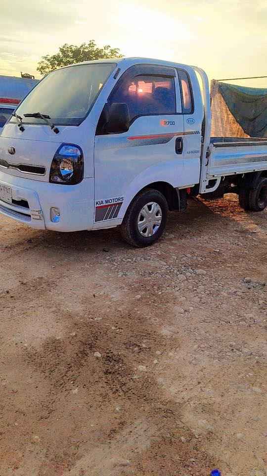 كيه حمل للبيع 2016
بيه الغد مبدل والايت
مكان السياره بغداد التاجي 
السعر 97 
***********
