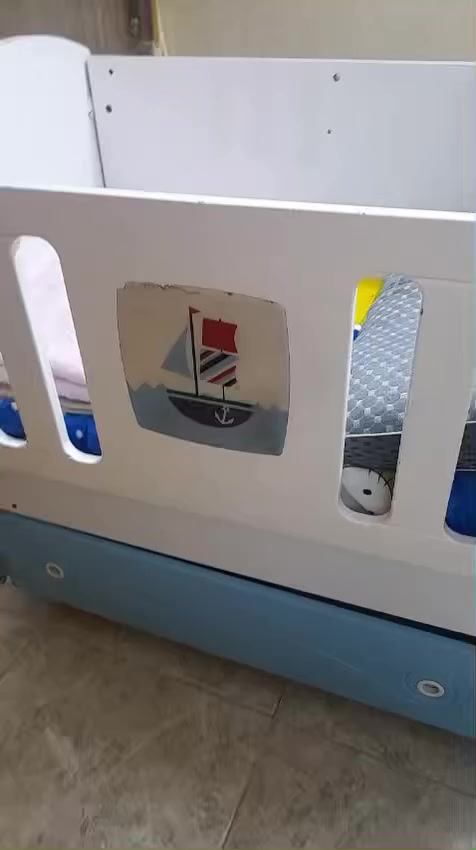 سلام عليكم كاروك أطفال من عمر سنه الئ خمس سنوات البيع 75 وبي مجال مكان بغداد شقق الحبيبيه ***********
