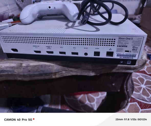 للبيع Xbox one s  نضيف لامفتوح ولا مصلح  مع كامل ملحقاته يجي ويا جويستك گيم سير السعر 235 تواصل ***********
