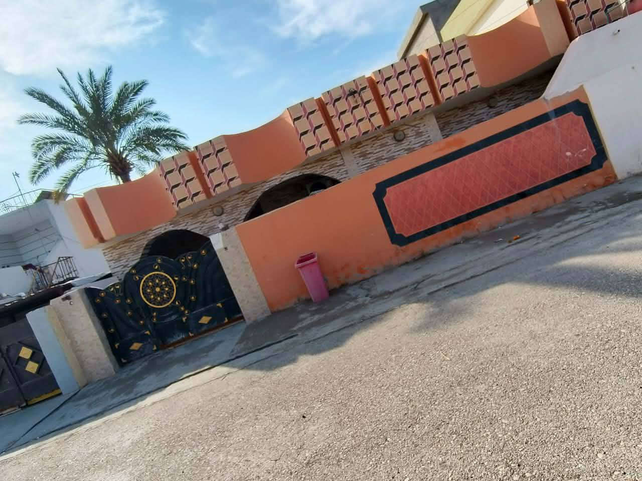 دار اللبيع طابو صرف في حي الفاروق مساحة 400 لاسفسار / ***********
