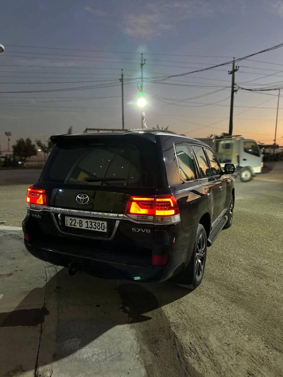 سلام عليكم لاندكروز 2008 محدثه 21 السيارة ثمانية سلندر السيارة واحد ع واحد خمسه بصمات فتحه تحكم ستيرن شاشة لكزز كشنات ملكيه بيض كراسي كهرباء السيارة فول للأخير السيارة كفاله عامه ماعدا التحديث بس البجم محدث بدون ضربة السيارة رقم دولي هستوها داخله هزه السيارة ماشيه 160 اصل السيارة وضع شركه السعر 260 وبيها مجال لاستفسار الاتصال
 *********** النجف, العراق
