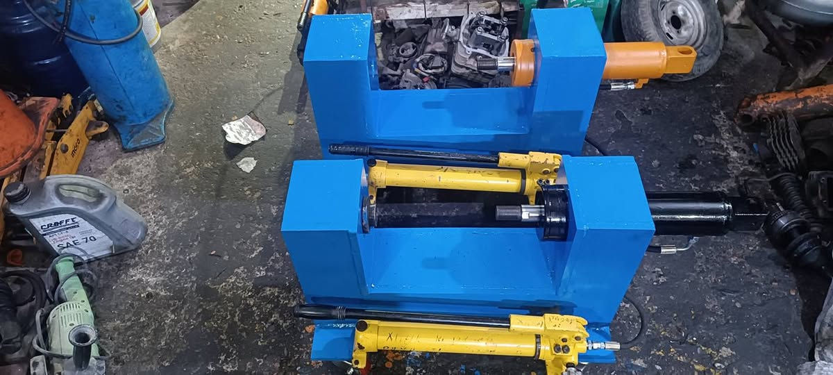 السلام عليكم بريص افقي لفتح صليب التكتك بدون فتح الماشه السعر 700 الف المكان بغداد  قرب الشعب ***********
