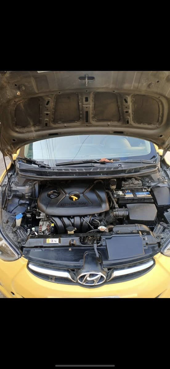 السلام عليكم النترا للبيع تكسي امريكيه فول عده البصمه  موديل ١٣ كير ومكينه وتبريد خير من الله تخم تاير جديد السياره حادثه جاملغ الايمن مبدل بدون لغد وشاصي والباب الخلفي الايمن بيه ضربه ومصلح وحادث امريكه بل جنطه ومبدل قبق جنطه ملاحضه اني مكلف بل نشر مكان السياره بغداد الكرخ السعر 97 وبيه مجال رقم صاحب السياره  ***********
