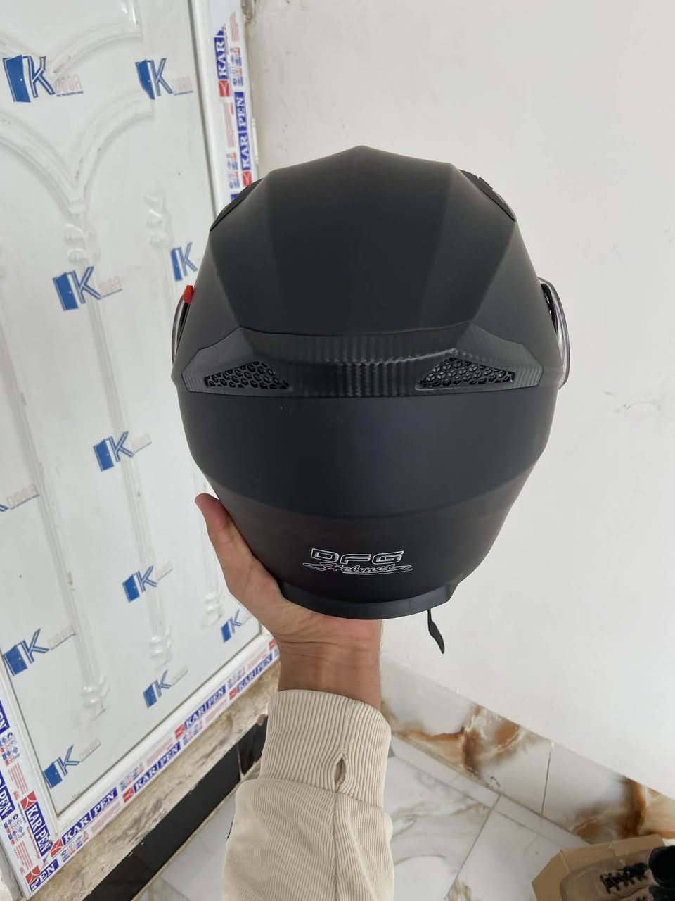 السلام عليكم بيع مستعجل
خوذه DFG لون مميز اسود طافي

جديده غير مستعمله عضم عاج جداً قويه ويوجد فيها فتحات تهويه 

فك قلاب دبل جامه شفافه وداخليه مضلله 

مكاني الرمادي قرب جسر فلسطين 

السعر 40وبيها مجال بسيط

للأستفسار خاص متواجد 24ساعه


**إذا كنت صاحب هذا الإعلان وتريد حذفه لأي سبب، رجاءا أرسل رسالة إلى الدعم الفني**