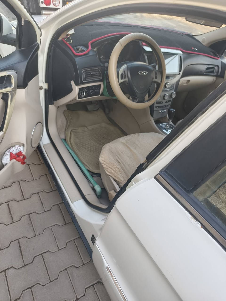 شيري a3 موديل ٢٠١٢ رقم نجف
تبريد تايرات حداديه ١٠٠/١٠٠
كير مكينه 
رايدها بسعر ٣٠ 
***********
