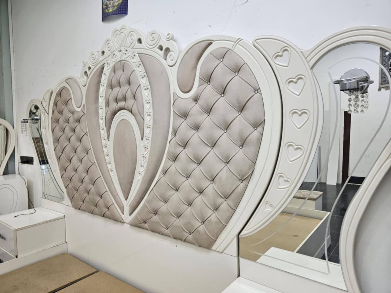 تخفيظات سارعو بل حجز بيع مستعجل غرفه نوم ملكي 9 قطع شرط نظافه انارات شغال سعر 800 الف شراي يخابر رقم *********** عنوان كركوك
