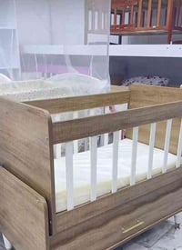 كاروك اطفال مستخدم اقل شهر بعده جديد ب 65  مع دوشك  07729386112