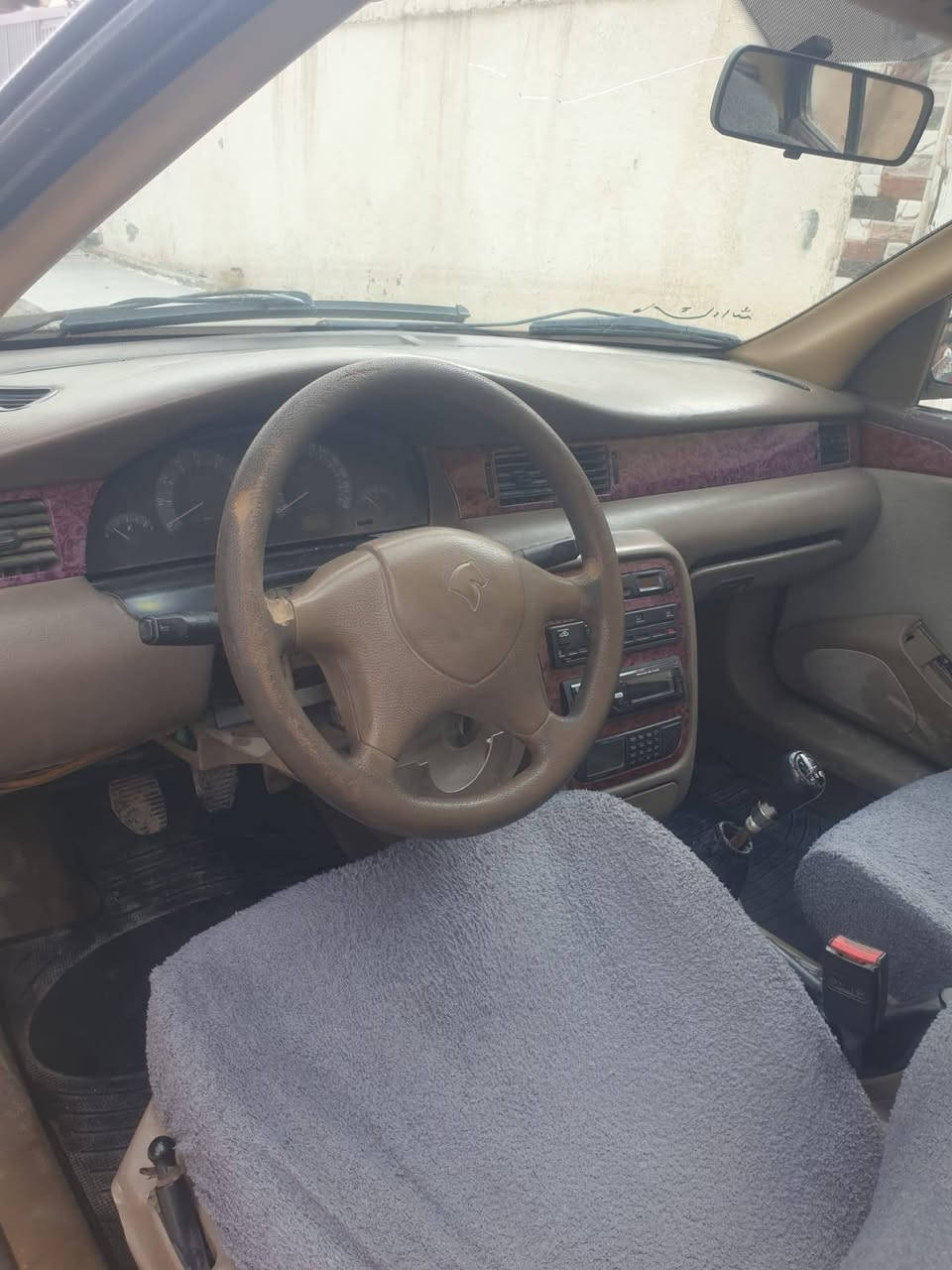 السلام عليكم سياره سمند2011 مصفره هيأه وغرامات تحويل ثاني يوم السعر ٢٧ وبيهه مجال حق اجيه العنوان البصره الموفقيه الرقم ***********
