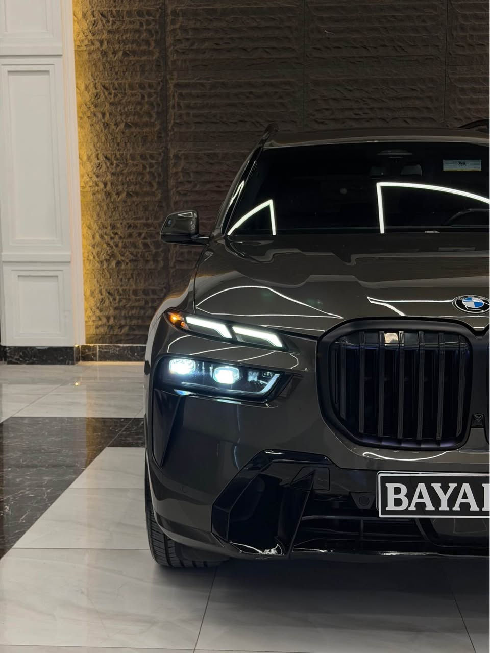 Bmw X7 2023 
بێم 41 هەزار مایل رۆشتوە قەپات مواسەفات 6 پستۆن قەبارەی بزۆێنەر 40i twin torbo سەیارەکە بێلێدران 
دوو جێگای ورد یەک پەنجە PDR بۆ زانیاری زیاتر 
*********** 
اليوم عدنا فخامة و شهامة المان بيم X7 2023 السياره فول مواصفات وارد امريكي بدون حادث السيارة مابي اي شي السياره ماشيه 41 الف مايل 
بي اصبعين PDR السياره مجهزه فول  
للتفاصيل 
*********** أربيل, العراق
