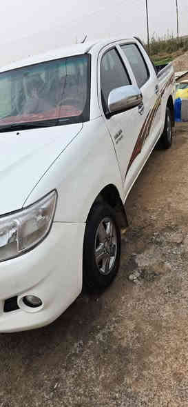 سلام عليكم 
(للبيع) هايلوكس موديل 2014 السياره أوتماتيك كفاله عامه سونارها موجود وشرط الفحص والتراي السياره كويتي شاصي 19 مكينه ام البطل، الشلعه فووول ومعروف الكويتي بعد ،رقمها واسط ،تخم تايرات جدد حداديه جديده وأصليه توها مسويه السياره احلى من الصور للأستفسار الأتصال على هاذ الرقم 
***********
