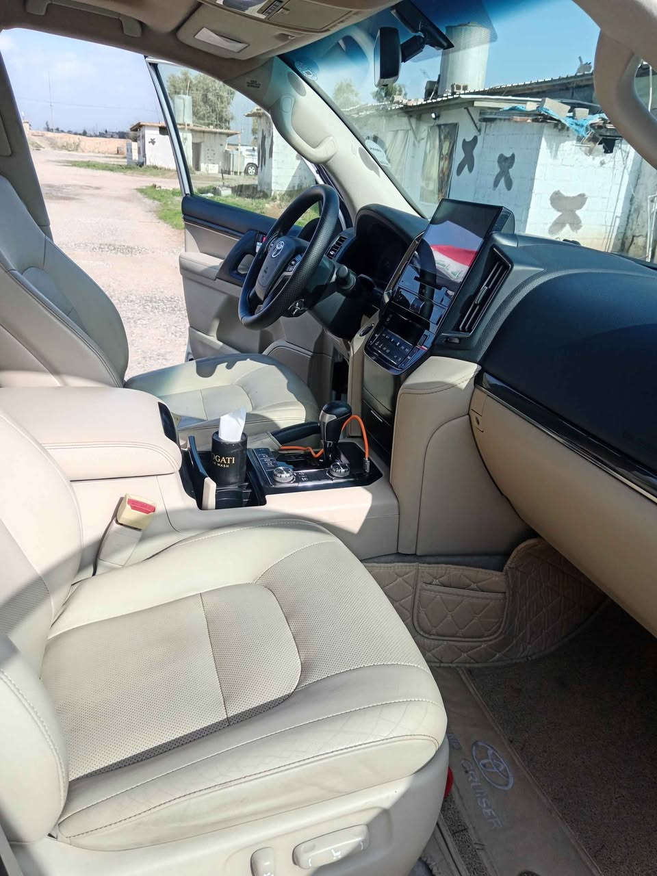 جسكاره مويل 2021
ماشيه 60حقيقي
موصفات 1علا1فول موصفات
ضرر قطعتين بونيد وجامرلغ  بدون دواخل 
تواصل علا الرقم *********** Singapore
