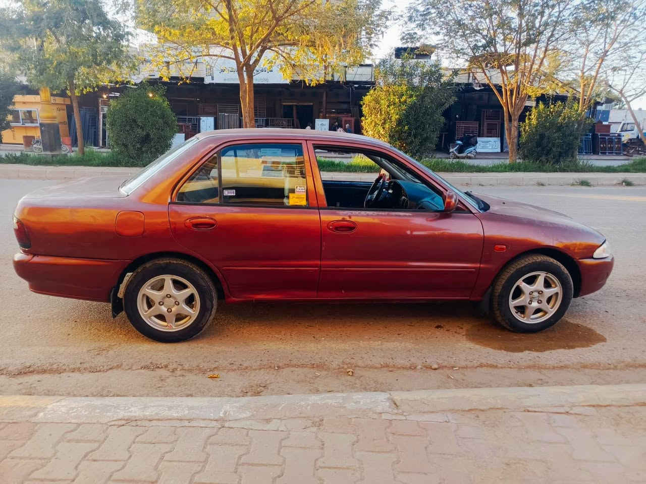 السلام عليكم للبيع براتون نظيفه كلش السيارة 2004 بدون قطرات صبغ كير اوتو كير و محرك و صدر نظيفات رقم بغداد مشروع وطني عرظهه 42 وبهه مجال ***********
