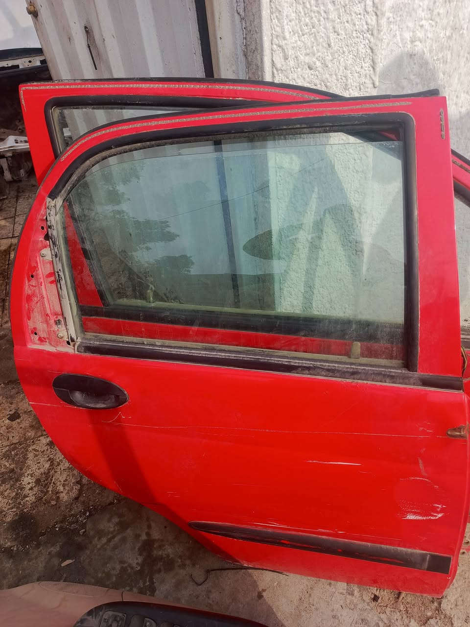 السلام عليكم اخوان مرخصة الادمن طبعا عندي كيو كيو للبيع نظيفه شرط كفاله موديل 2011اوتماتيك السعر28$وبيهه مجال. مكاني بغدادالدوره. سنويه 27 /***********
