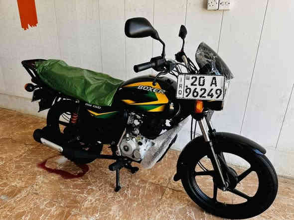 اخوان السلام عليكم 🫡 

دراجه بوكسر مديل ٢٣طالعه بل ٢٥ 

دراجه رقم وسنويه 

ديالئ 

مكفوله كفاله عامه من كلشي 

مكفوله منشخط تحويل ثاني يوم بسمك 

تجي شوف بعينك 

لوحات نكليزي 

شرط اخوان ابيعلك جوه سوك 

سعرهه ٢٣٥٠وشوفك حك الجيه شرط جوه سوك 

مكاني ديالئ بعقوبه امام المحسن 

***********
