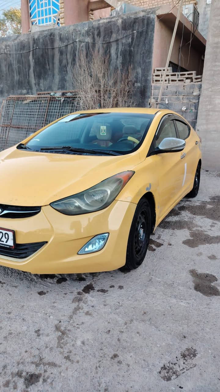 سلام عليكم النتره 2011 سياره جاهزه مابيهه اي نقص وسونرهه واضح عنوان ديالى بعقوبه ***********
