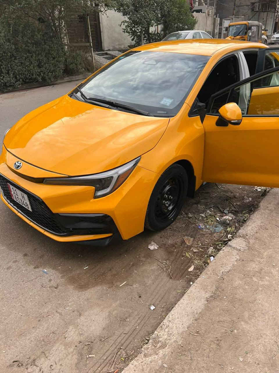 السلام عليكم 
كورلا 2024 وارد امريكي
هايبرد وبانزين ياباني اصلي
دخول جديد وترقيم جديد 
سيارة كاملة مكملة متصرف عليها دينار فئة SE ميحتاج اذكر مواصفاتها بيها قطعتين بدون دواخل 
مكاني بغداد الغزالية 
***********
